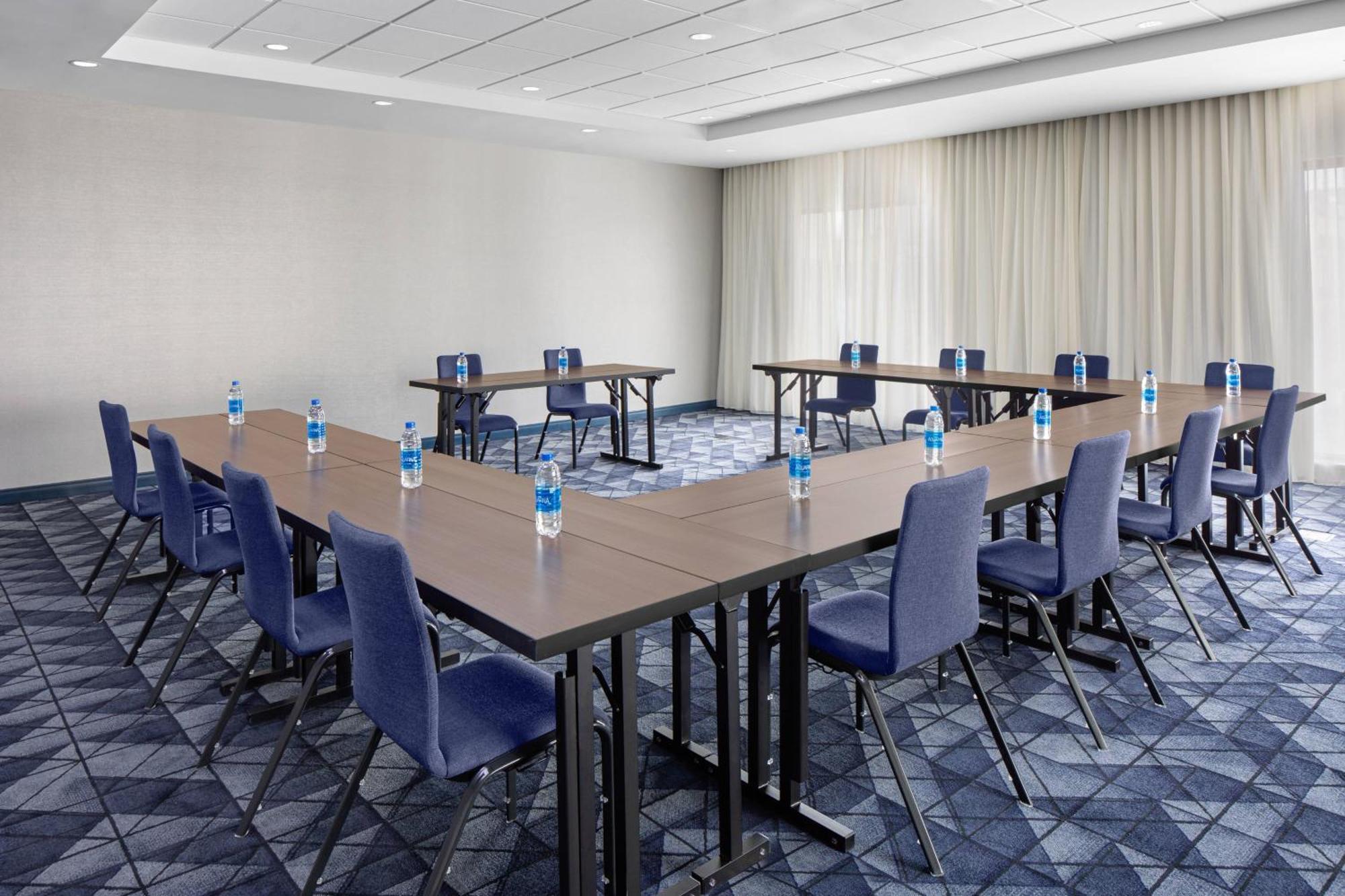 Courtyard By Marriott Downtown Hotel 3*