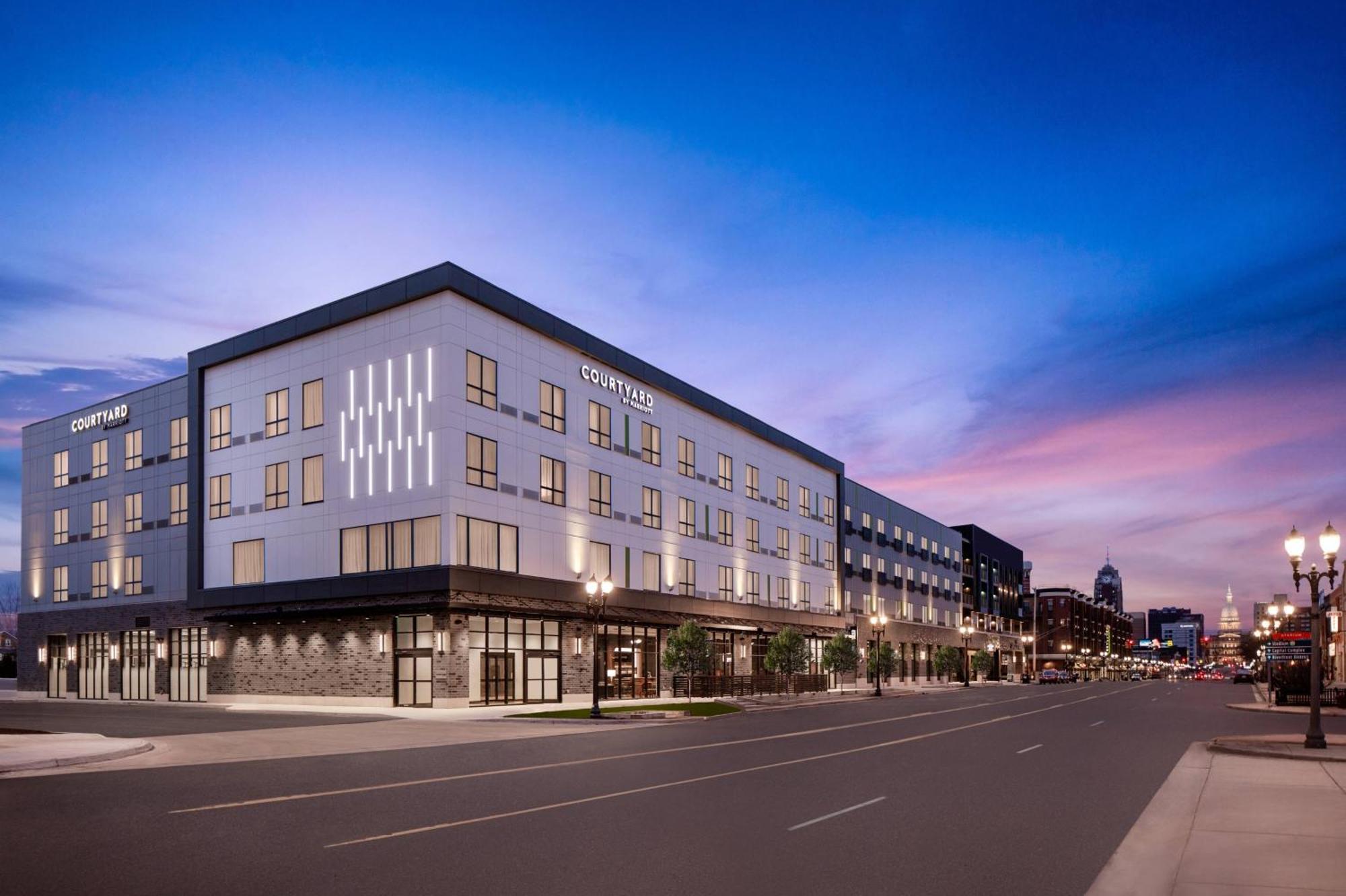 Hotel Courtyard By Marriott Downtown 3*